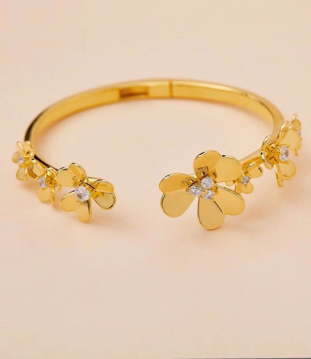 Van Cleef & Arpels Silver Flower Bracelet